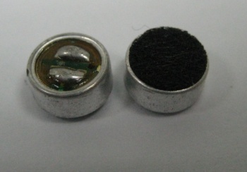 Noise cancelling microphone