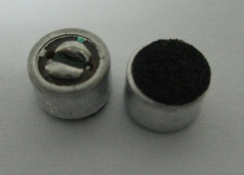 Noise cancelling microphone