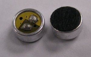Noise cancelling microphone